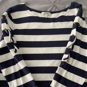 Nice like new! Women’s long sleeve navy and white striped shirt